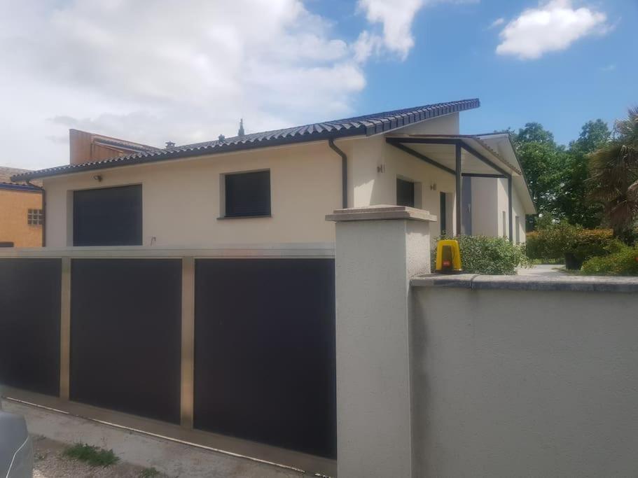 Villa Des Rives Du Tarn Avec Jacuzzi Montans Exterior photo